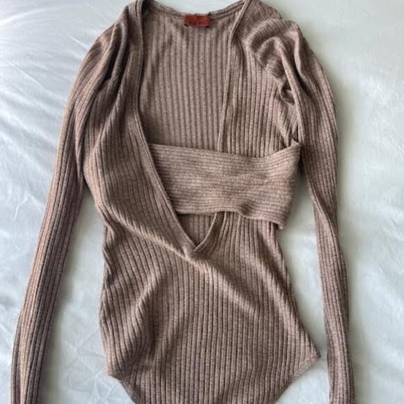 Ribbed Cut-Out Bodysuit - Picture 1 of 4